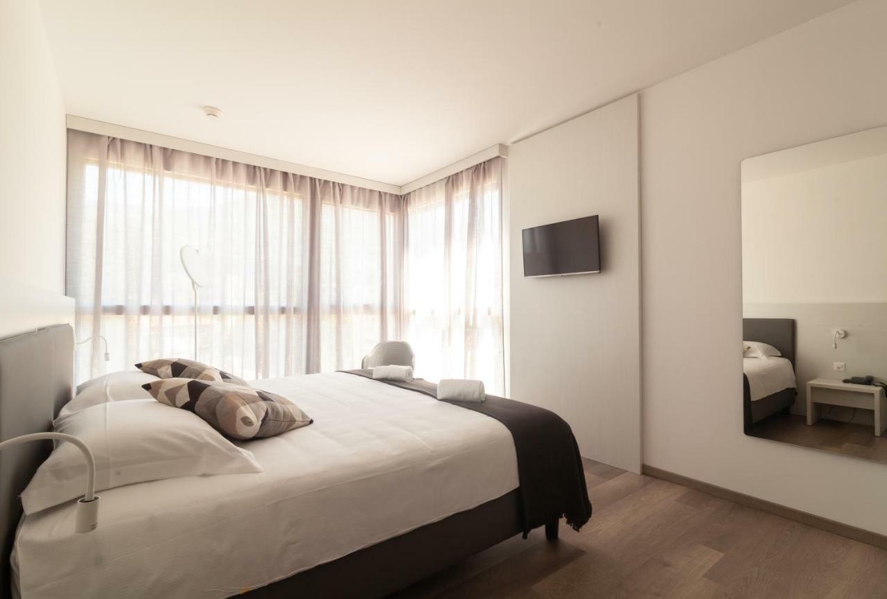 Hotel Albergo Milano Мендрісіо Екстер'єр фото