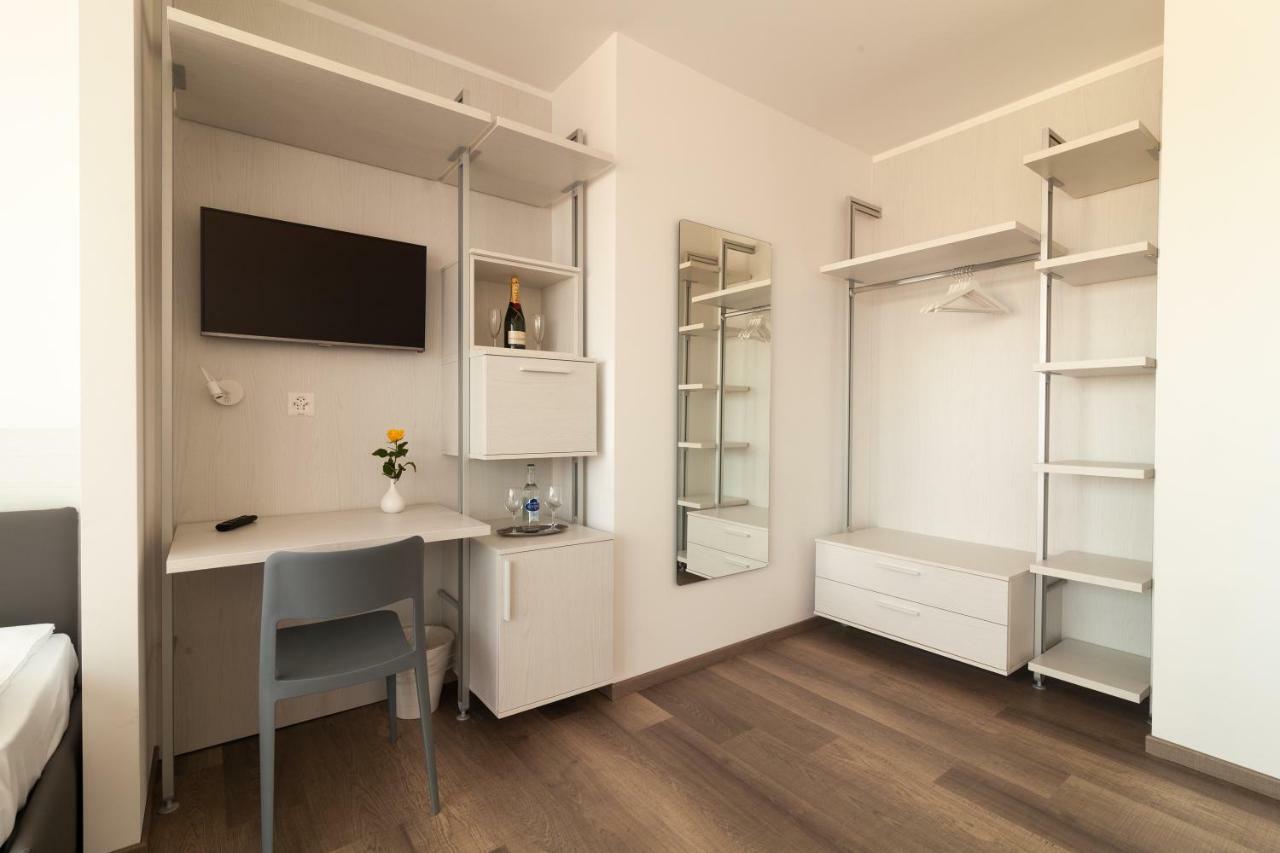 Hotel Albergo Milano Мендрісіо Екстер'єр фото