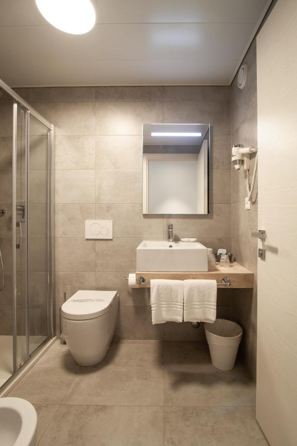Hotel Albergo Milano Мендрісіо Екстер'єр фото