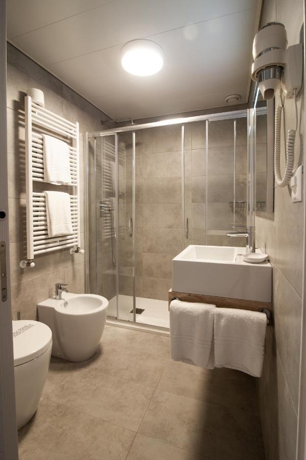 Hotel Albergo Milano Мендрісіо Екстер'єр фото
